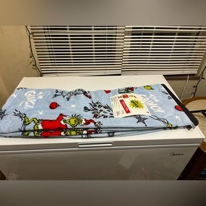 Baby Blue Grinch Viral Blanket